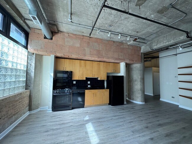 Building Photo - 1516 S Wabash Ave