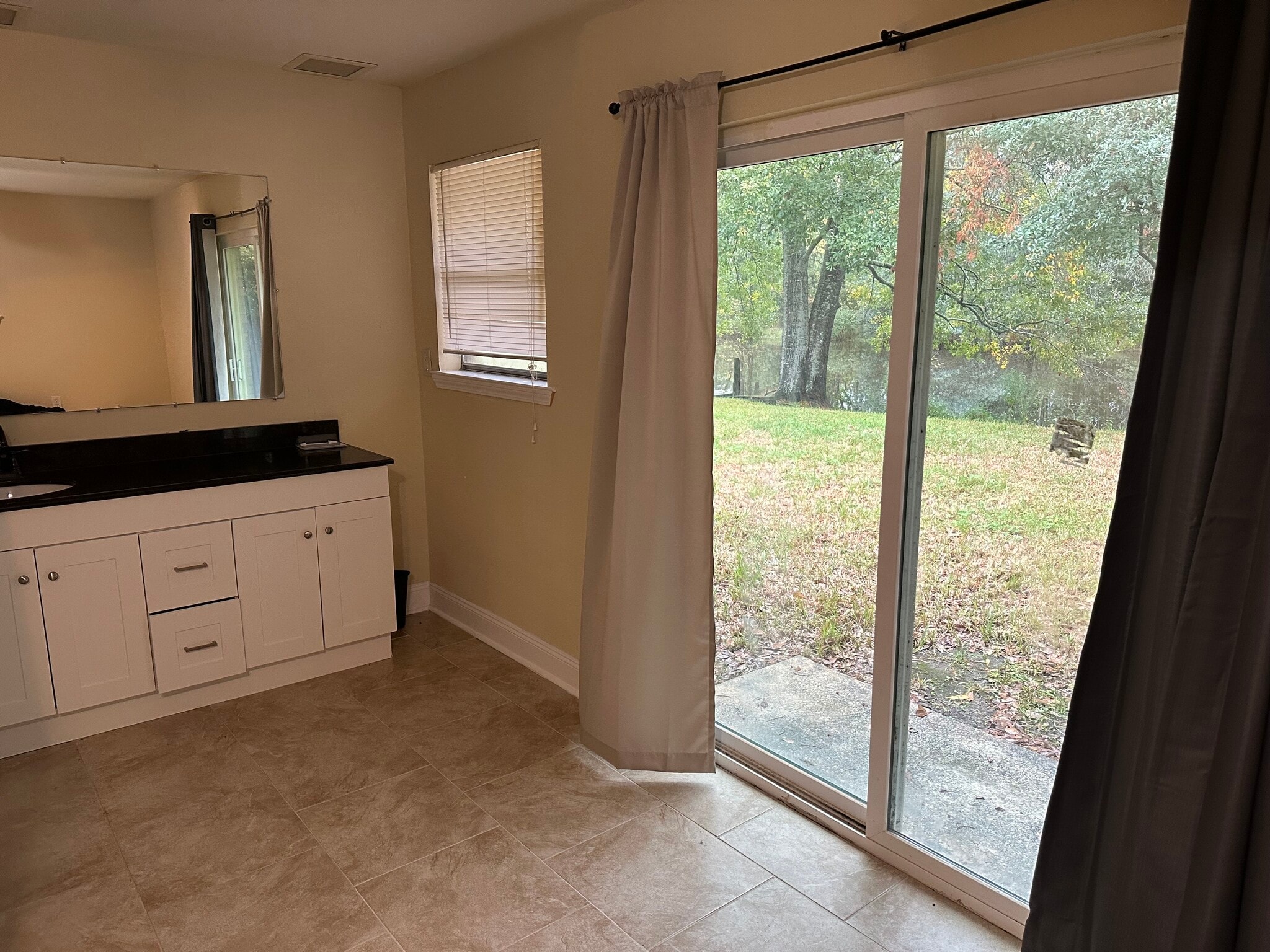 Building Photo - 617 Legendre Dr