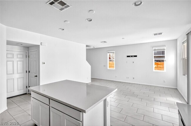 Building Photo - 10233 S Ullom Dr