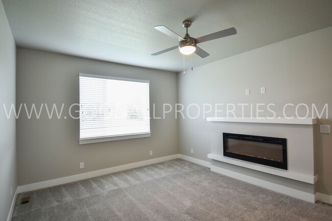 Building Photo - Must See!! Modern Style Ranch, 3 bedroom 2.5 bath home in Waukee!