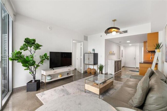 Building Photo - 465 Brickell Ave