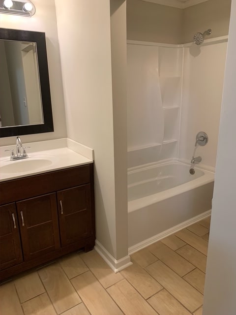 Building Photo - 2000 Greenway Ave