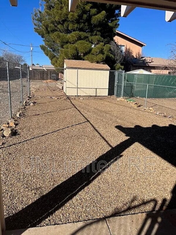 Building Photo - 4400 N Robert Rd