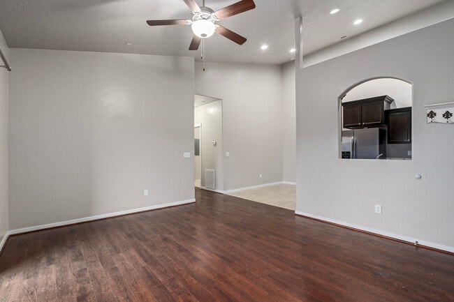 Building Photo - 127 Jordan Ridge Boulevard