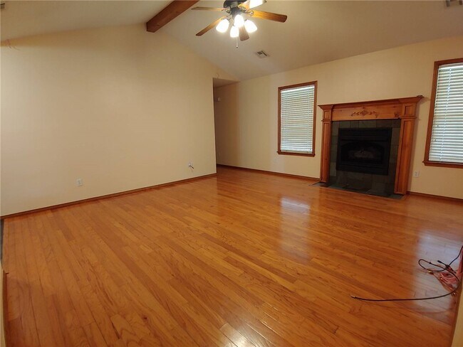 Building Photo - 2112 Ford St