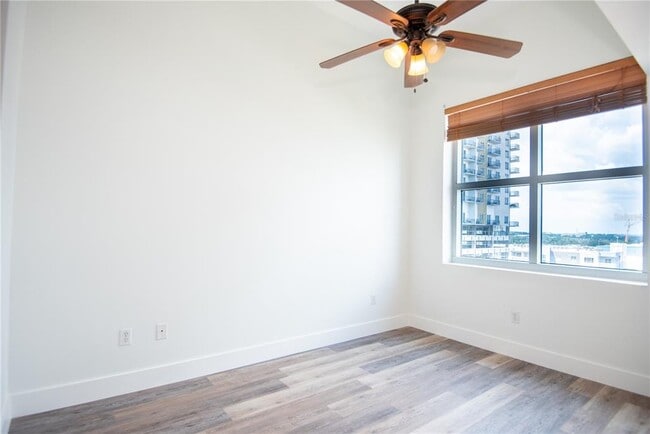 Building Photo - 1208 E Kennedy Blvd