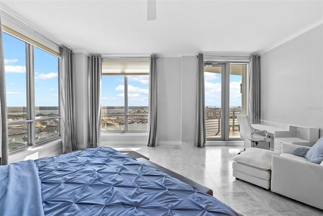 Building Photo - 449 S 12th St