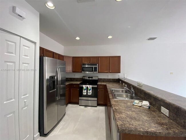 Building Photo - 3538 W 88th Terrace