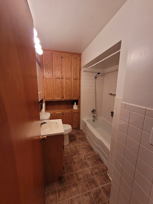 Building Photo - 1432 11th St S