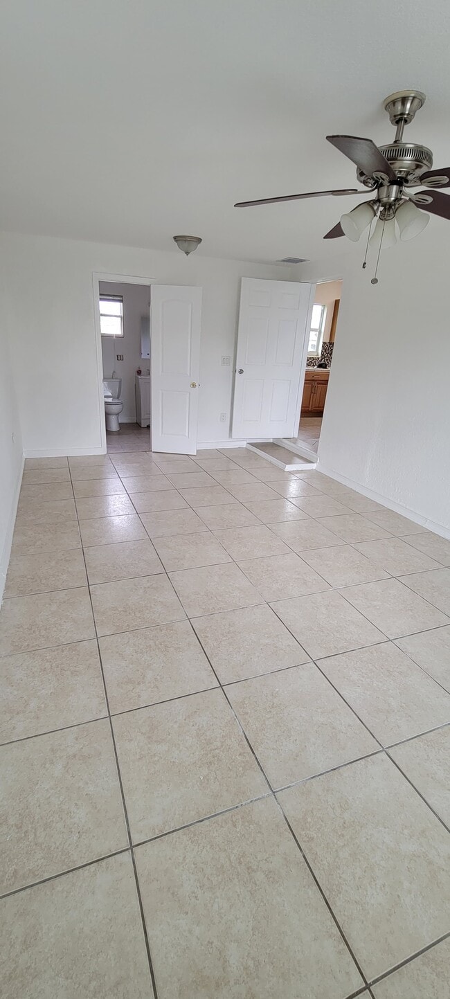 Building Photo - 102 Alabama Rd S