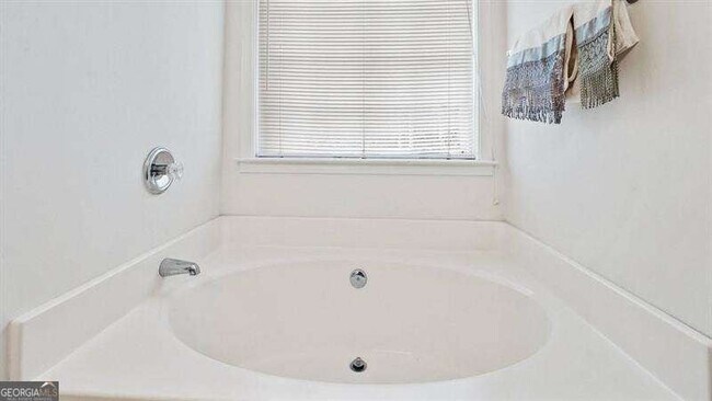 Building Photo - 3930 Bogan Mill Rd NE