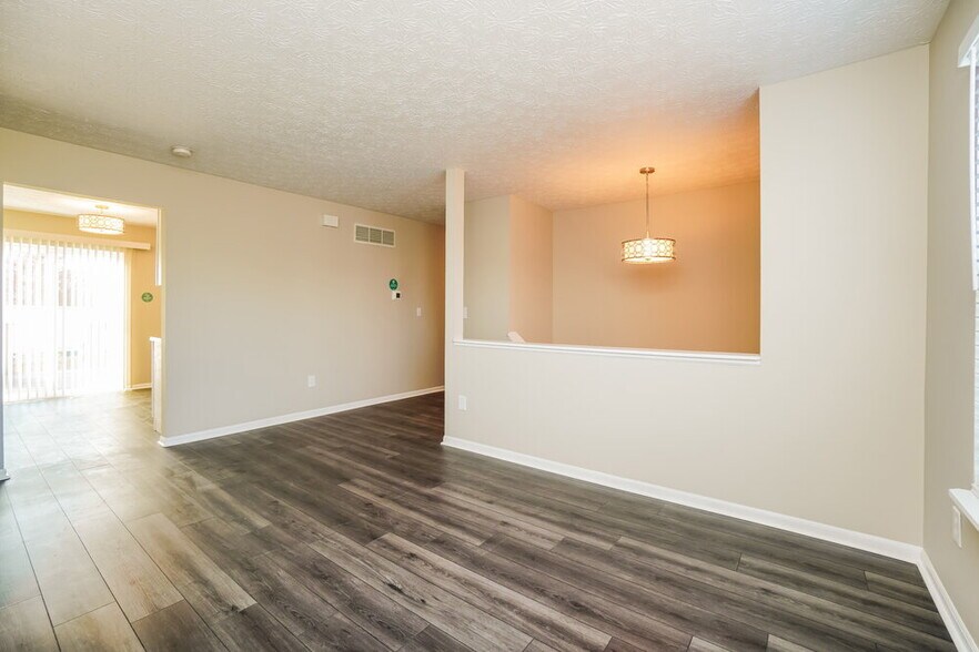 Building Photo - 1365 Randan Dr