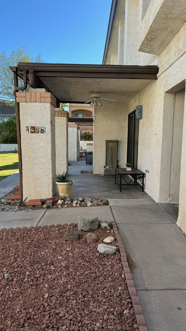 Building Photo - Furnished Vacation Condo w/ Community Pool**