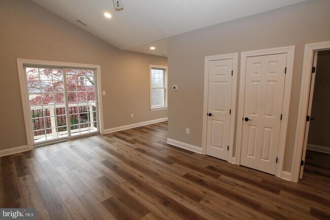 Building Photo - 301 Edgeboro Dr