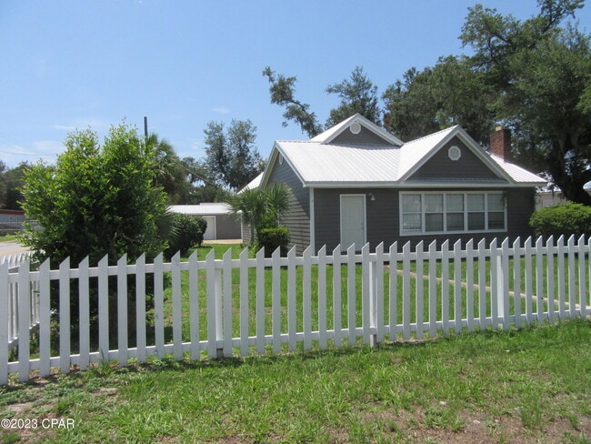 Primary Photo - 225 Hamilton Ave