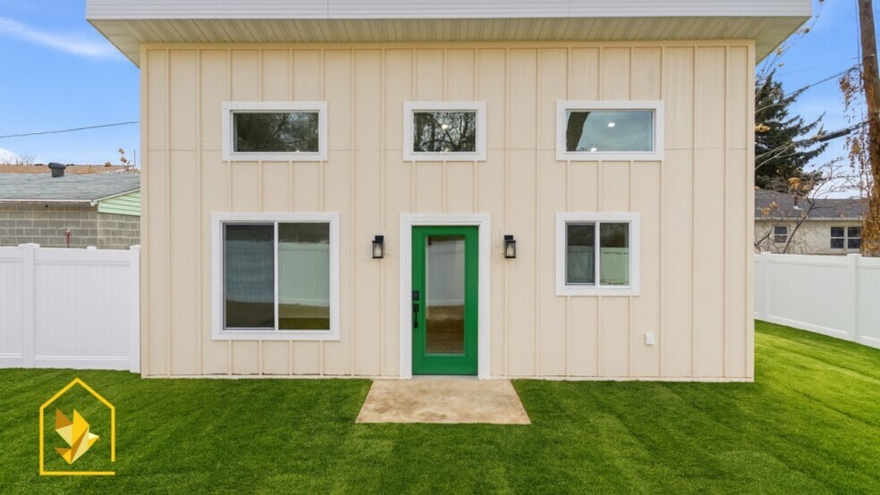 Building Photo - 3182 S Imperial St