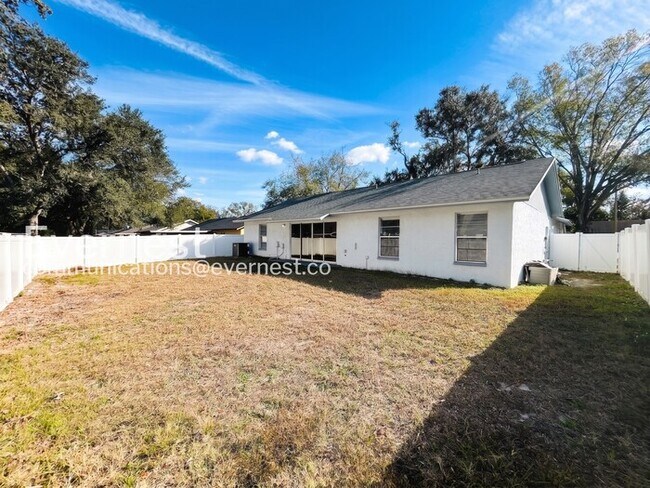 Building Photo - 7516 S Sanibel Cir