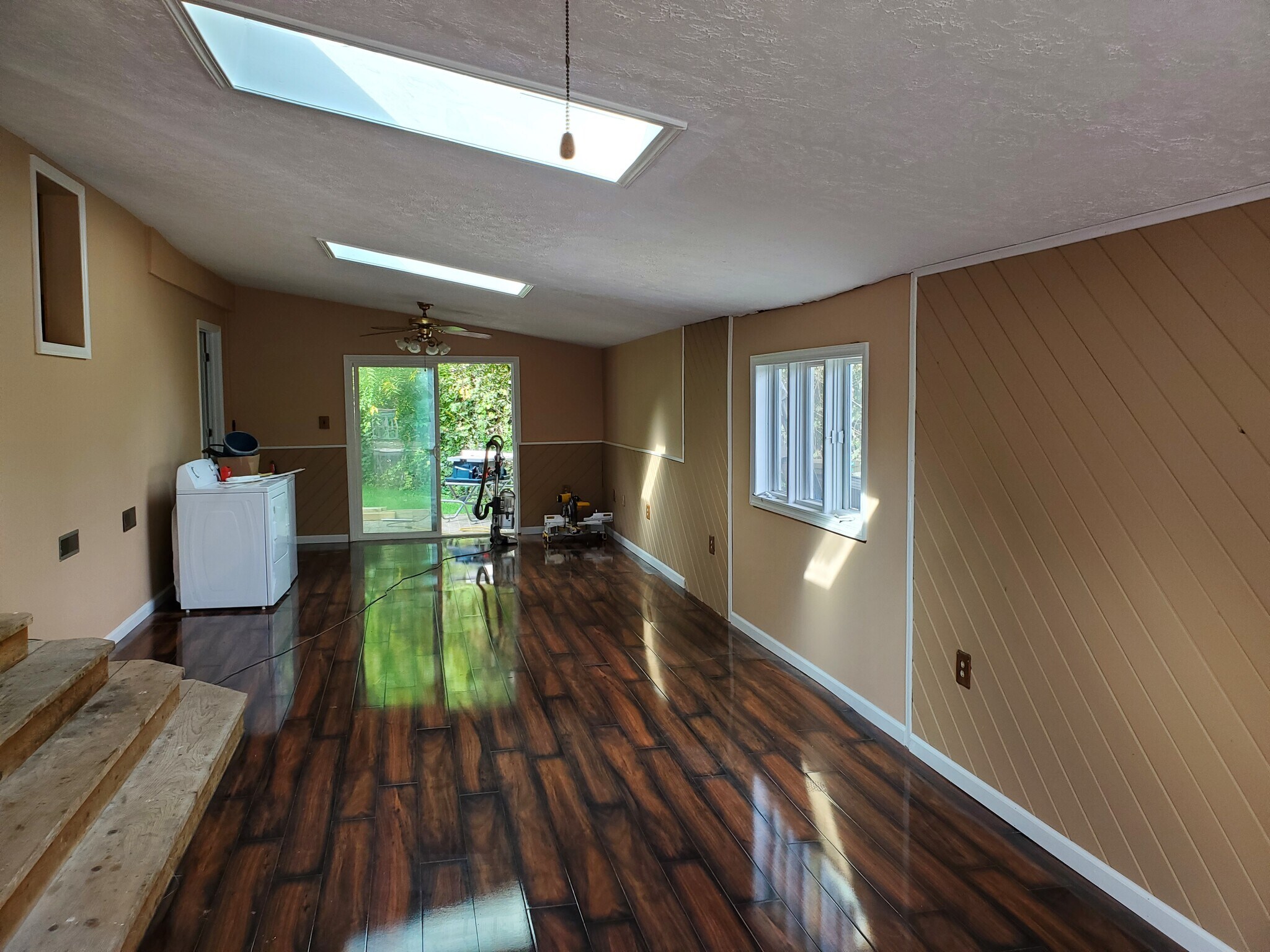 Living room - 62 Glen Ave