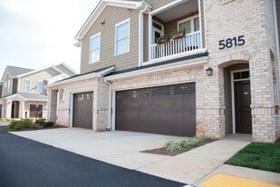 Building Photo - Piedmont Place