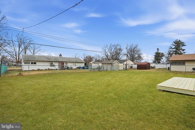 Building Photo - 65 Oaktree Dr