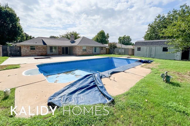 Building Photo - 3501 Baird Dr