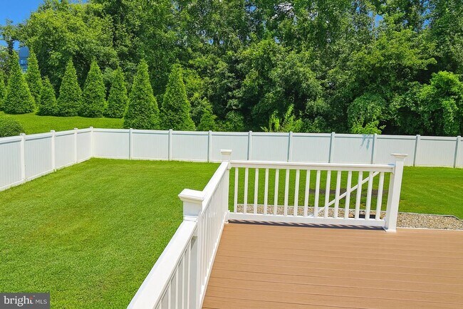 Building Photo - 270 Waterway Dr