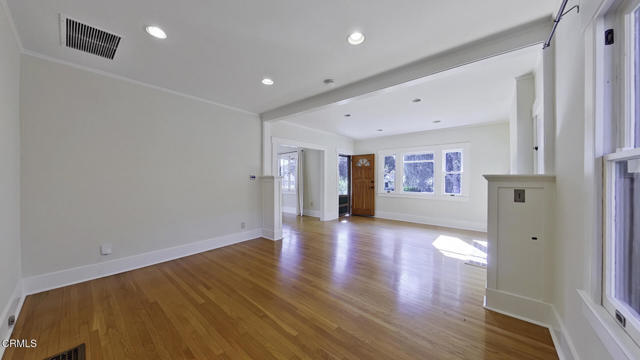 Building Photo - 1915 Las Lunas St