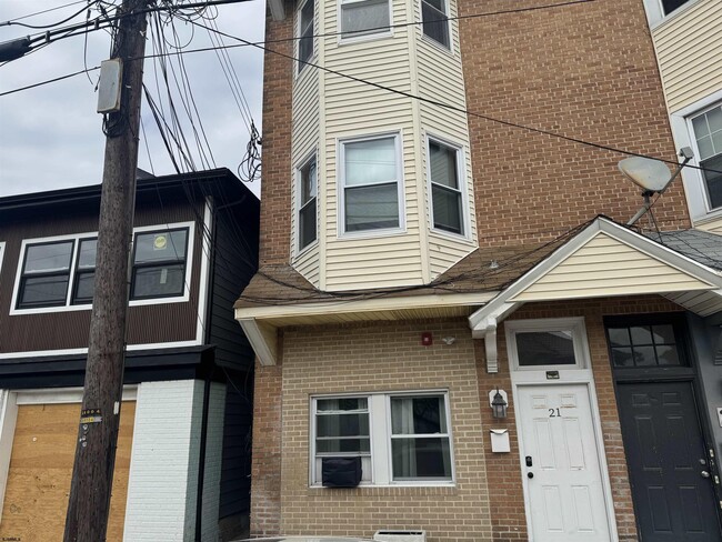 Primary Photo - 21 S Little Rock Ave