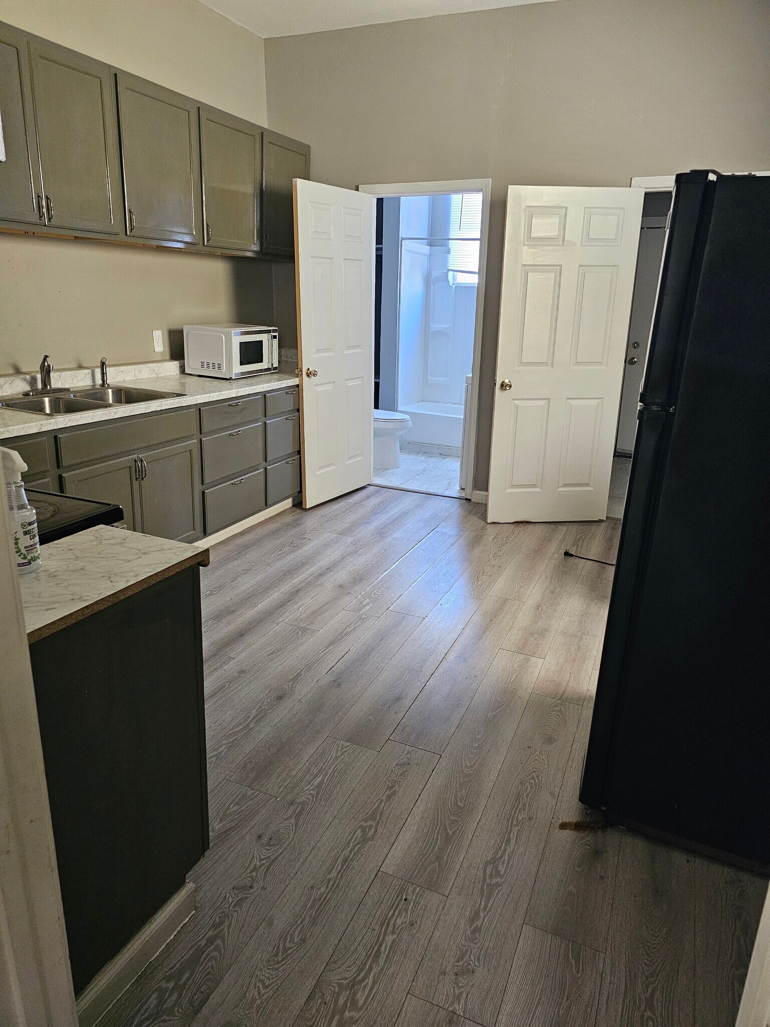 Building Photo - 2615 S Johnson St