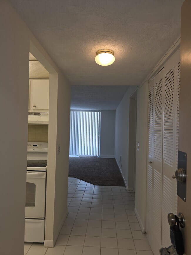 Building Photo - 470 Executive Center Dr