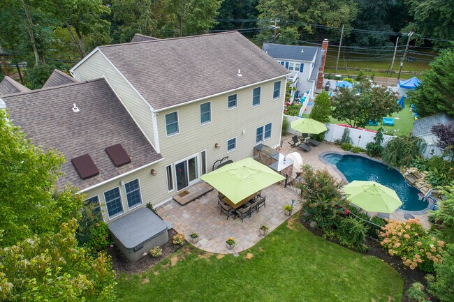 Building Photo - 25 Baldwin Ave