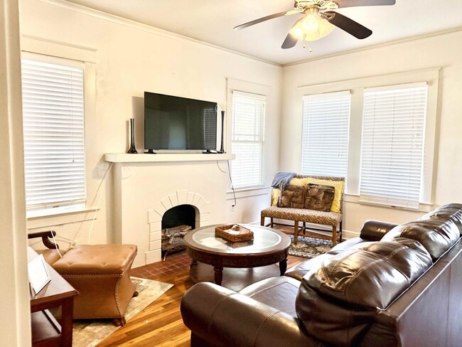 Building Photo - 416 East Dr