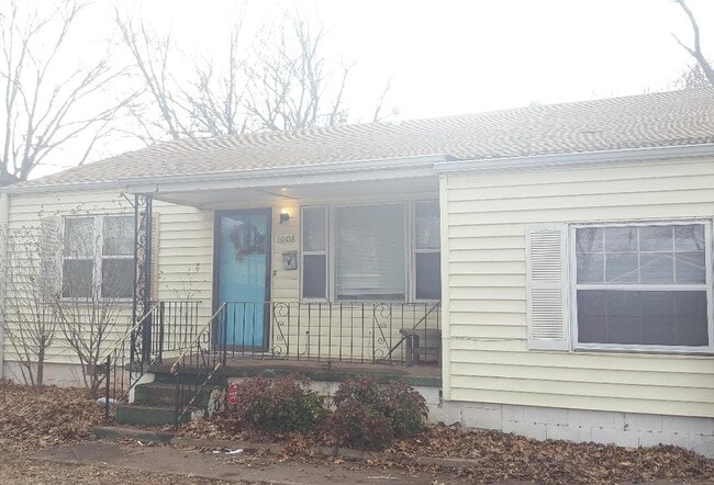 Primary Photo - 1008 S Stanley St