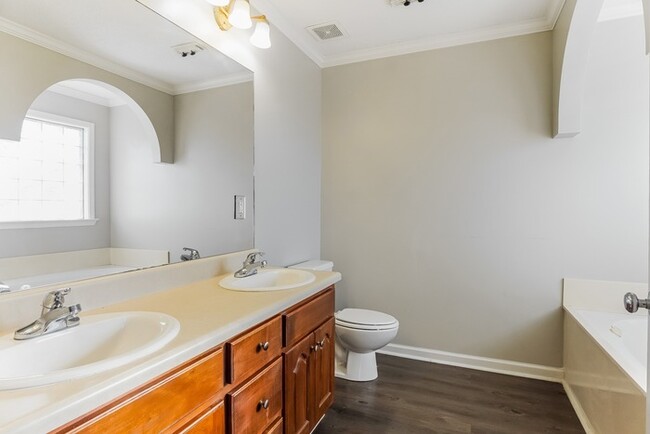 Building Photo - Charming 3 Bedroom Tuscaloosa Home