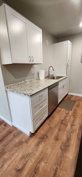 Building Photo - 1120 Eagle View Dr