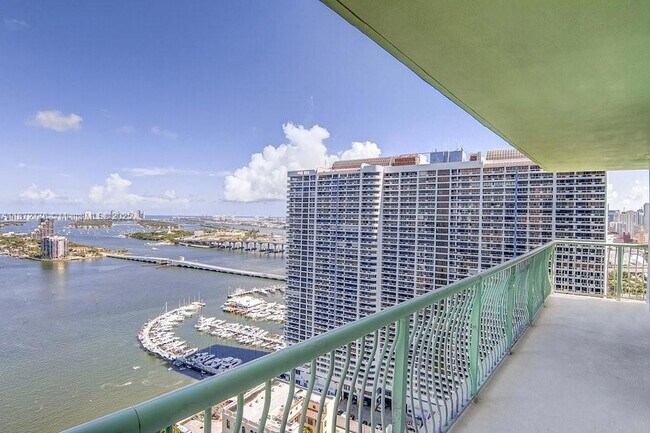 Building Photo - 1756 N Bayshore Dr