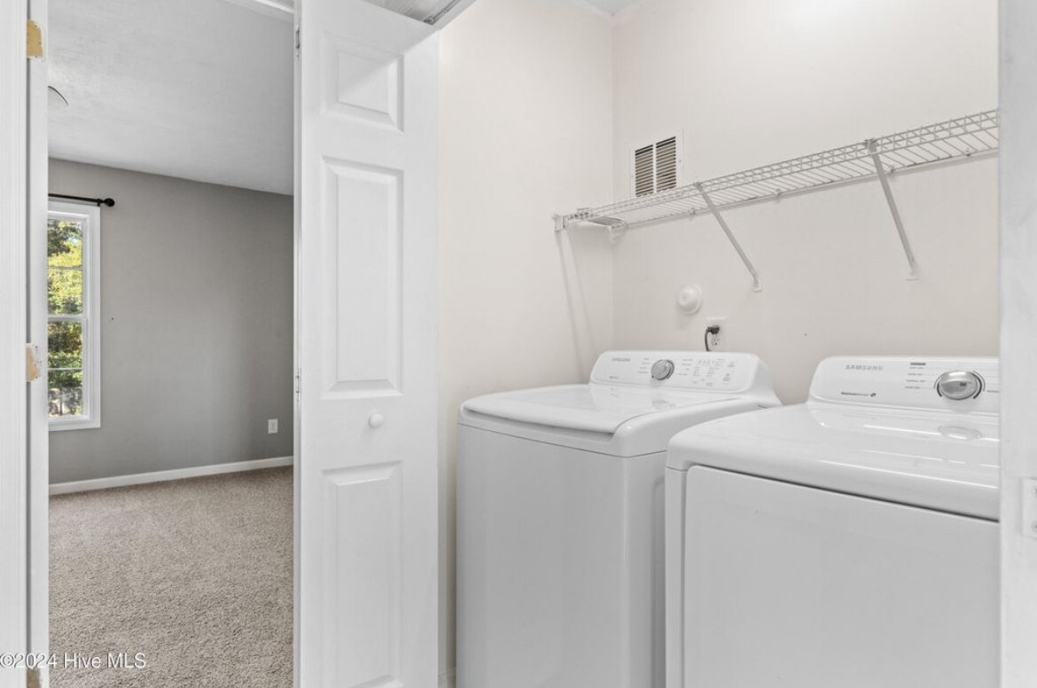 Building Photo - 208 Yearling Loop