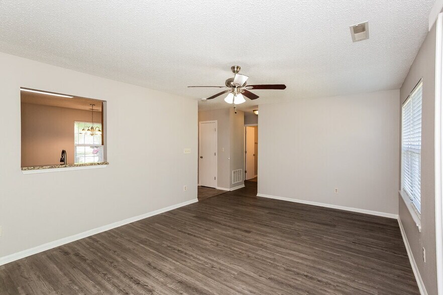 Building Photo - 1832 Emerald Leaf Ct