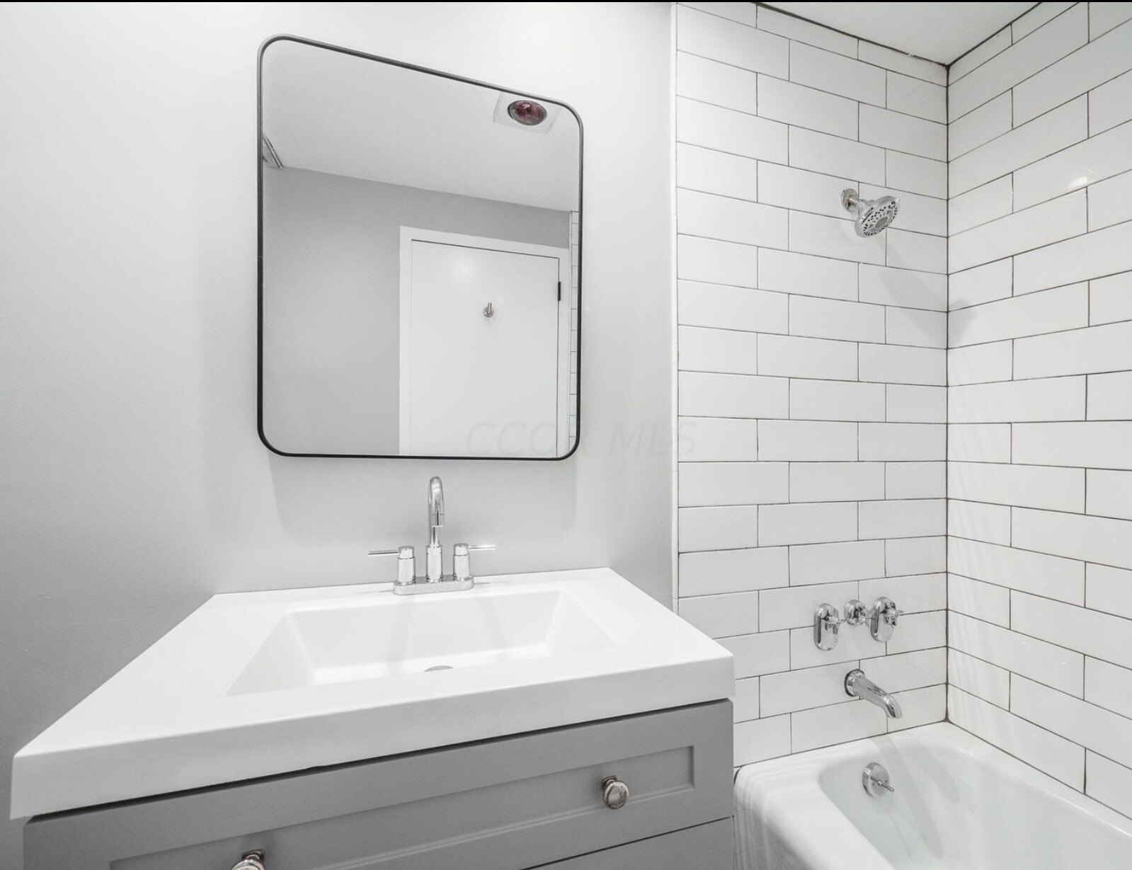 Building Photo - 1000 Urlin Ave