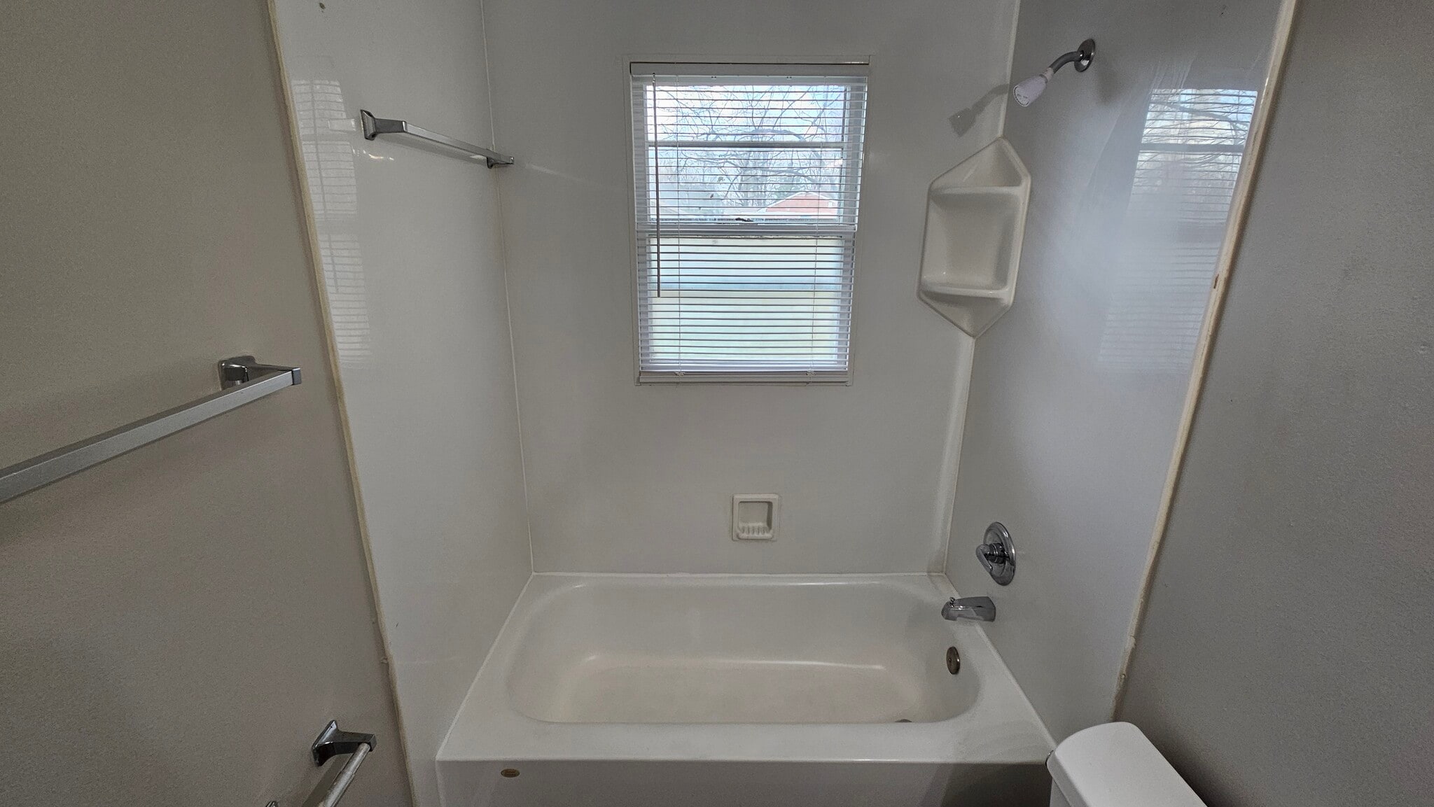 Full Bath - 5219 Garden Green Way