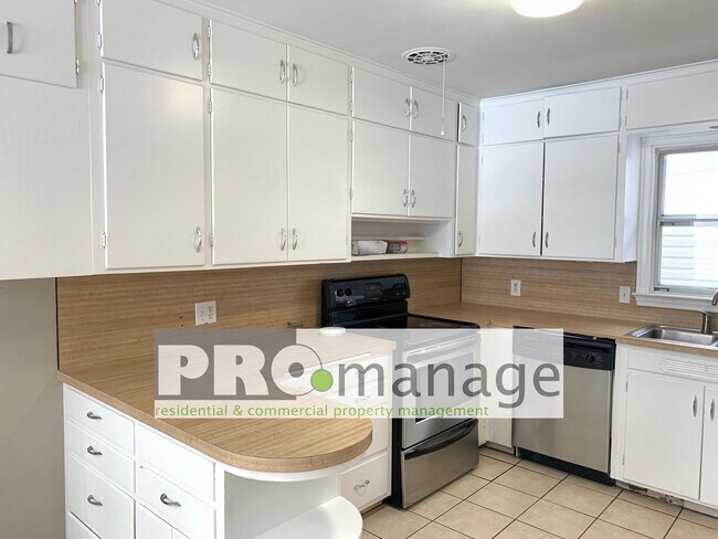 Building Photo - 4 Bed, 2 Bath Home w/ 1 Car Garage - Idaho Falls