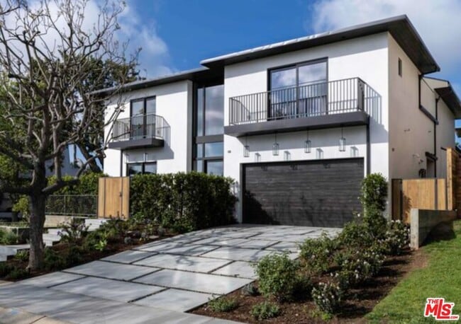 Building Photo - 3295 Mountain View Ave