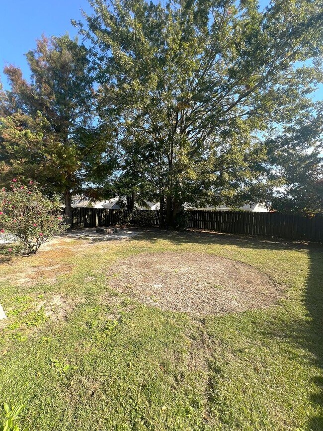 Building Photo - Windsor Park