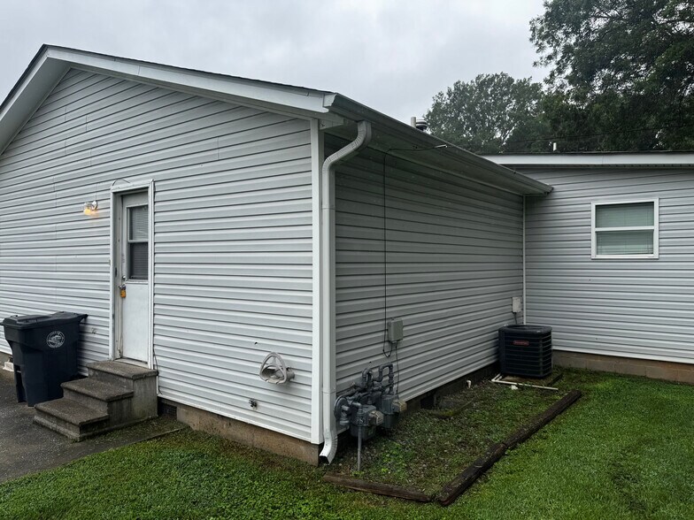 Building Photo - Room in Duplex on New Dawn Ct