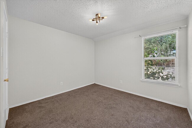Building Photo - 844 Canyon Cove Dr