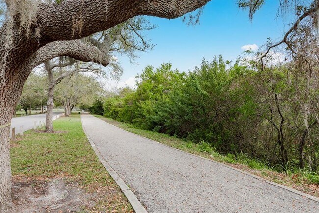 Building Photo - 1602 Brigadoon Dr