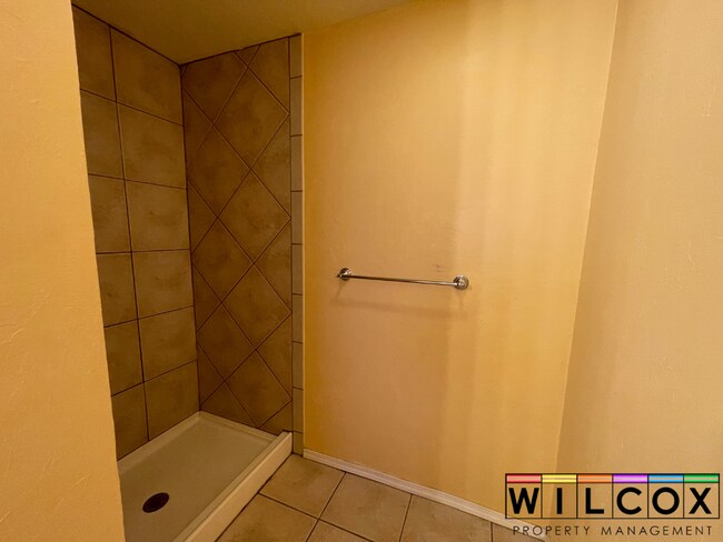Building Photo - Charming 2-Bedroom Home Steps from Local Conveniences