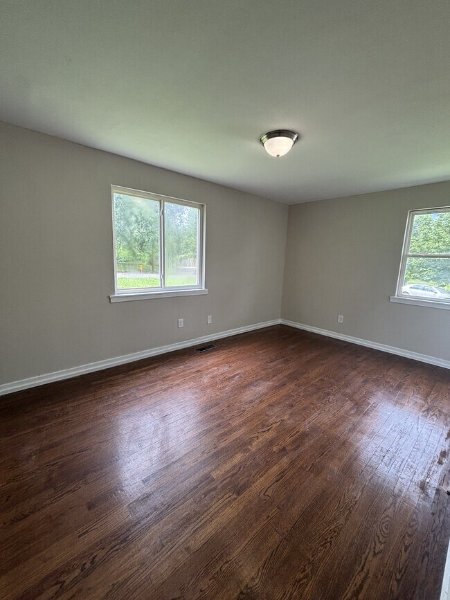 Building Photo - 1300 33rd St Ensley