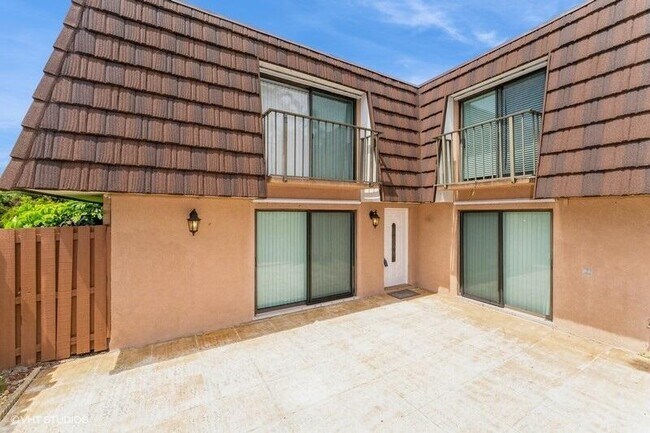 Building Photo - 6138 SE Riverboat Dr