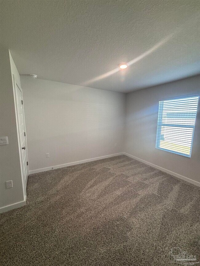 Building Photo - 111 Anhinga St